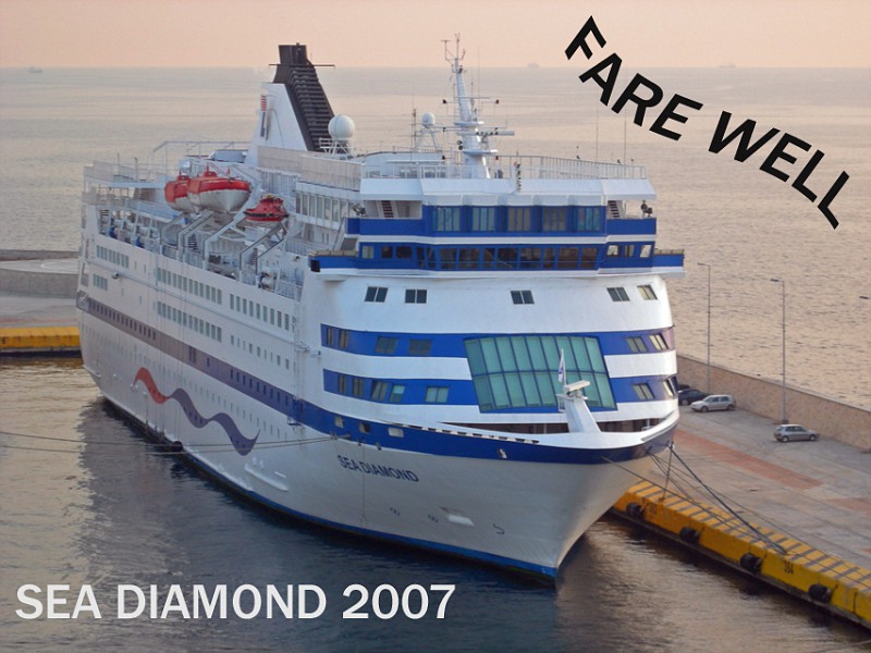 Sea Diamond Runs Aground And Starts Sinking Other Cruise